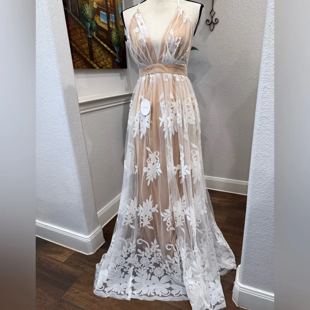 Promenade Maxi dress, size SMALL, by Luxxel. NEW WITH TAGS! - Picture 2 of 8